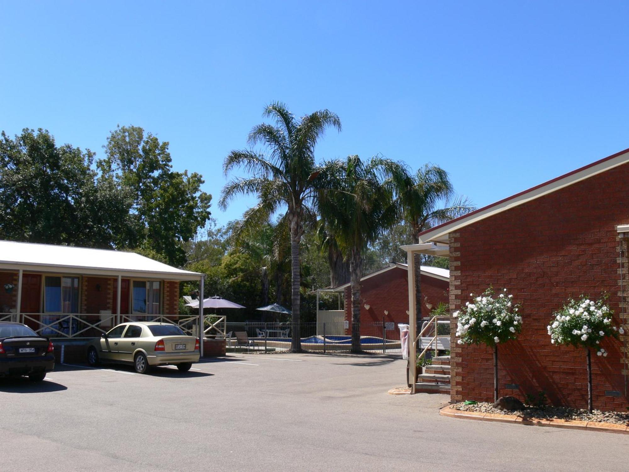 Old Coach Motor Inn Echuca Exterior photo