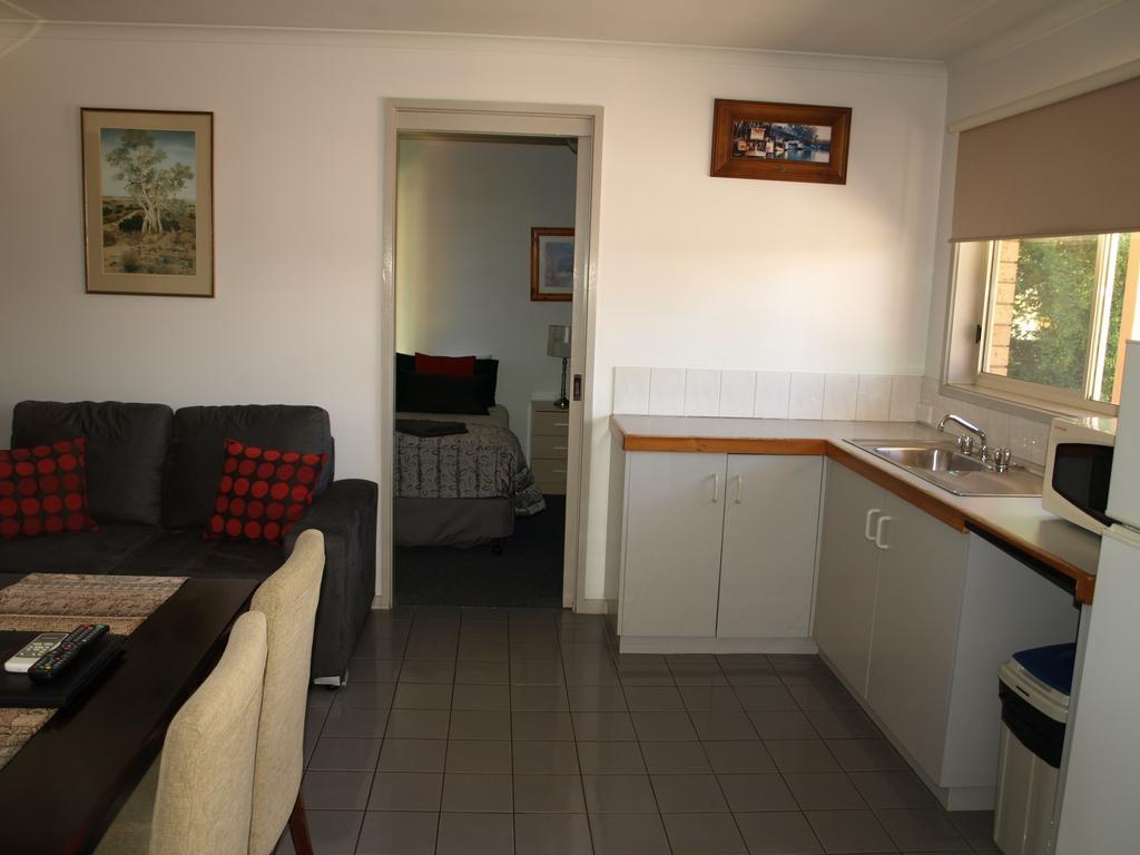 Old Coach Motor Inn Echuca Exterior photo