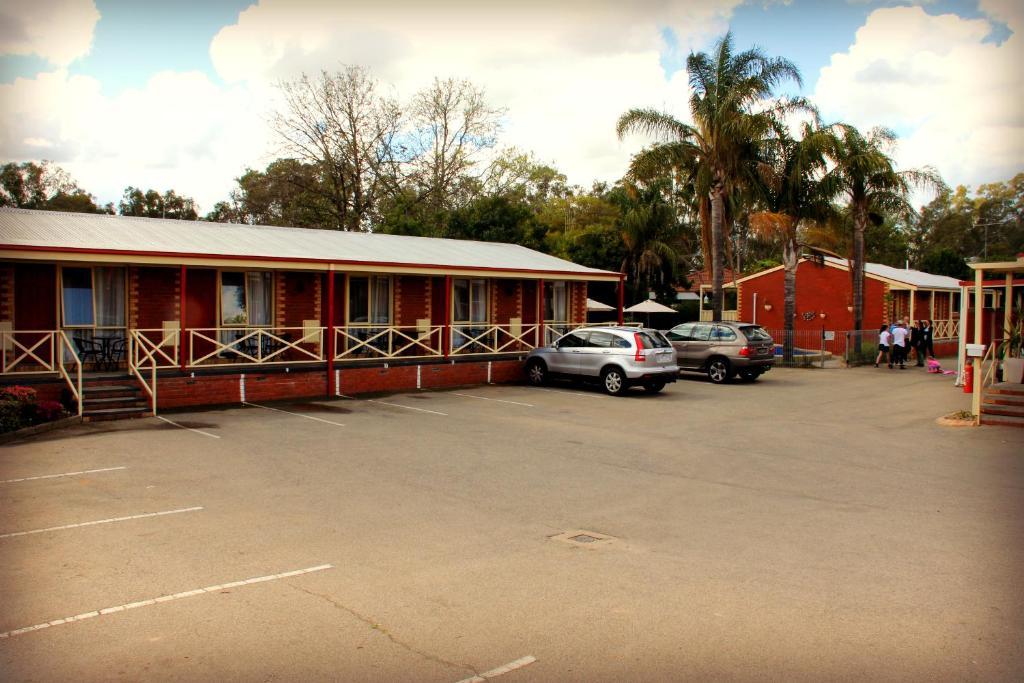 Old Coach Motor Inn Echuca Exterior photo