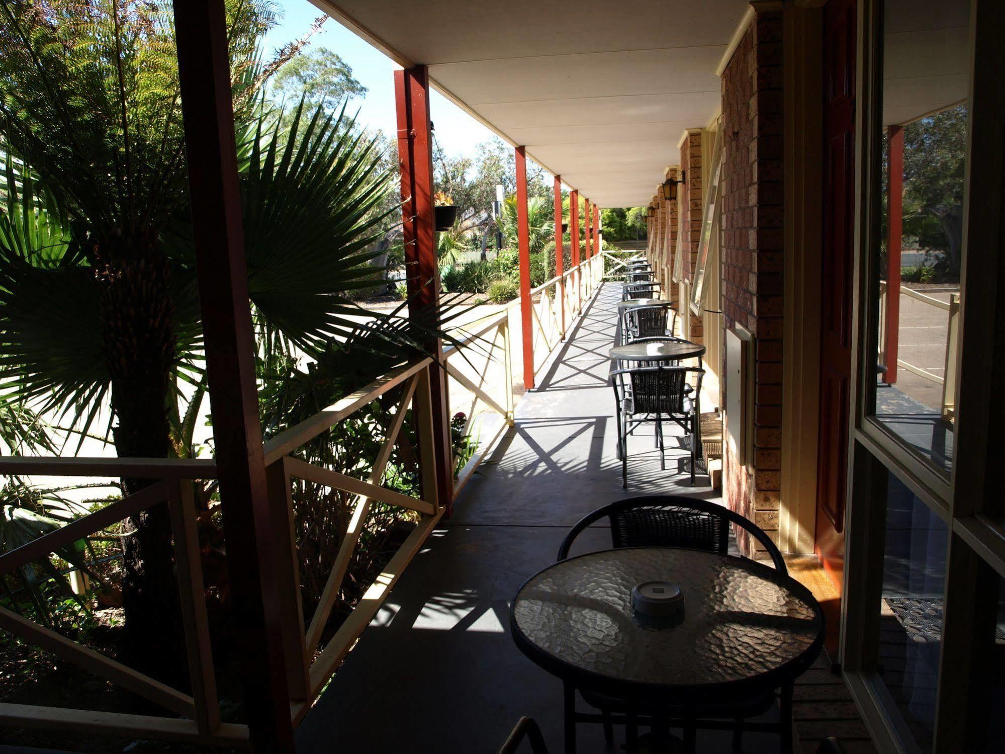 Old Coach Motor Inn Echuca Exterior photo